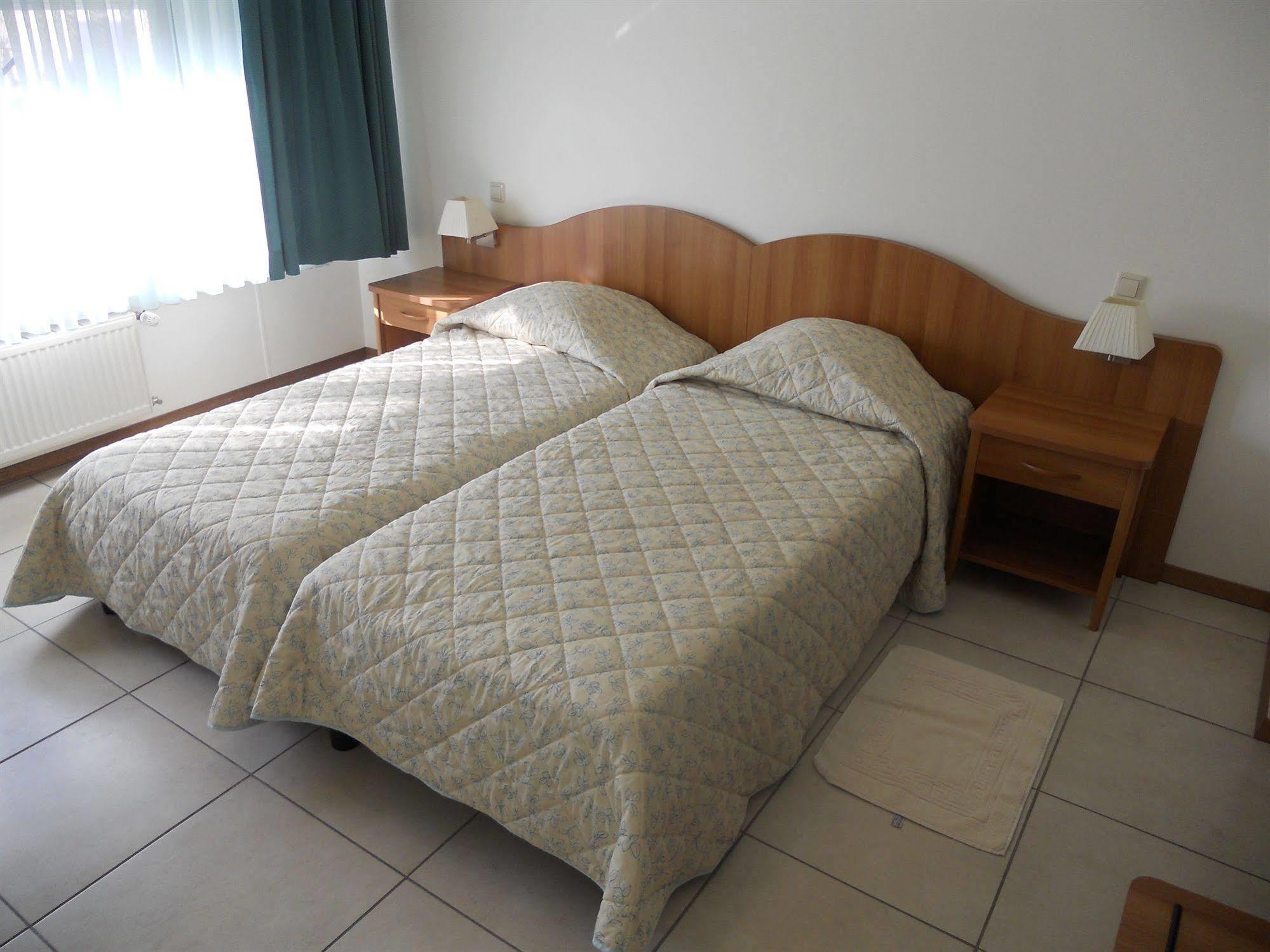 Hotel Carpini Башараж Екстериор снимка
