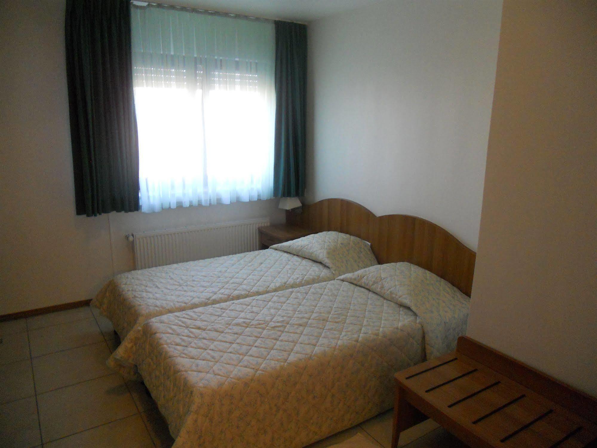 Hotel Carpini Башараж Екстериор снимка